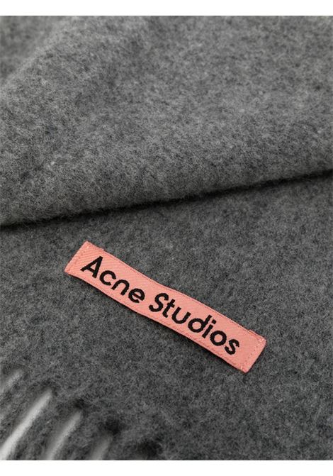 sciarpa con frange skinny unisex grigia ACNE STUDIOS | CA0218990
